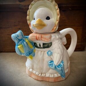 Vintage Collectible Decorative Tea Pot Mama Goose/Mrs.Duck Ceramic Cottage Core